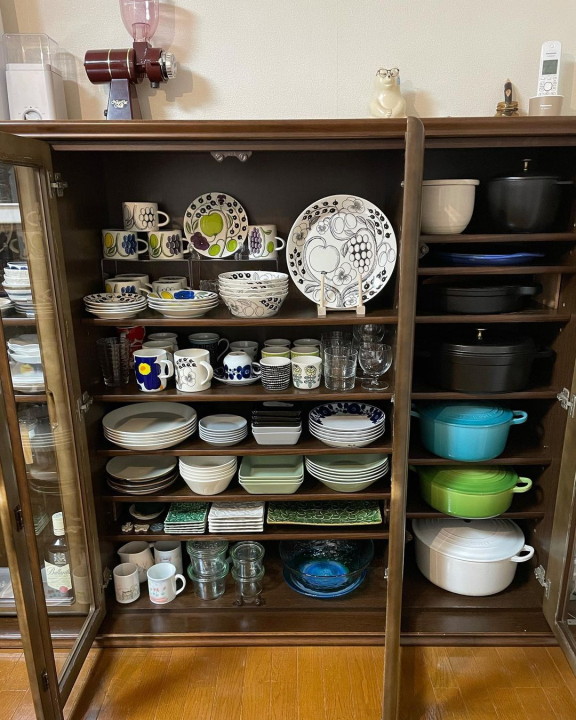 食器の収納どうしてる 見せる収納で快適キッチン空間づくり
