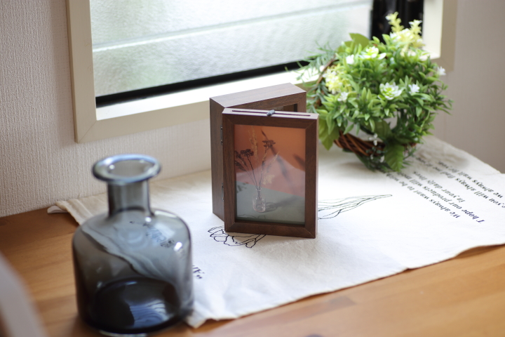 ダイソー・セリア・キャンドゥ、２・３枚飾れる100均の写真立て