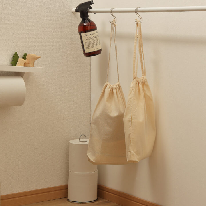 トイレ　浮かせる　収納　突っ張り棒　トイレットペーパー　清潔　つっぱり棒　S字フック　生理用品　巾着袋　洗剤